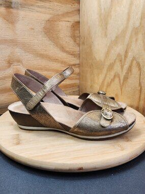 Dansko Vanna Leather Metallic Wedge Heel Comfort Sandals Size 39 US 8.5-9